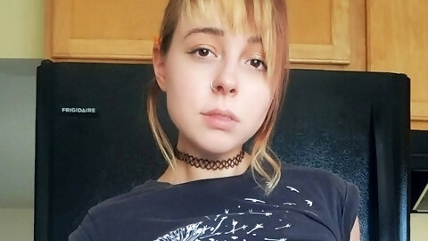 I'm barely 5'3, do you think you could help me reach stuff?