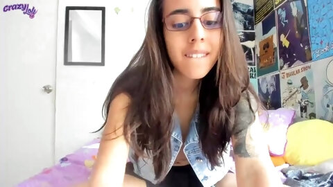 Amateur Feet and footjob on a recording camshow