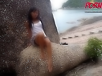 She wants cum on her face